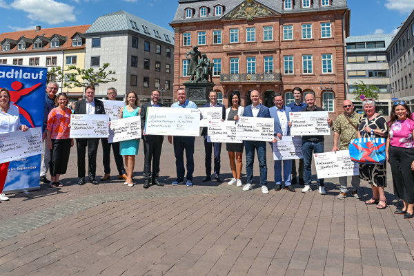 14052024 Großer Fototermin Sponsoren Stadtlauf Moritz-göbel-1800px